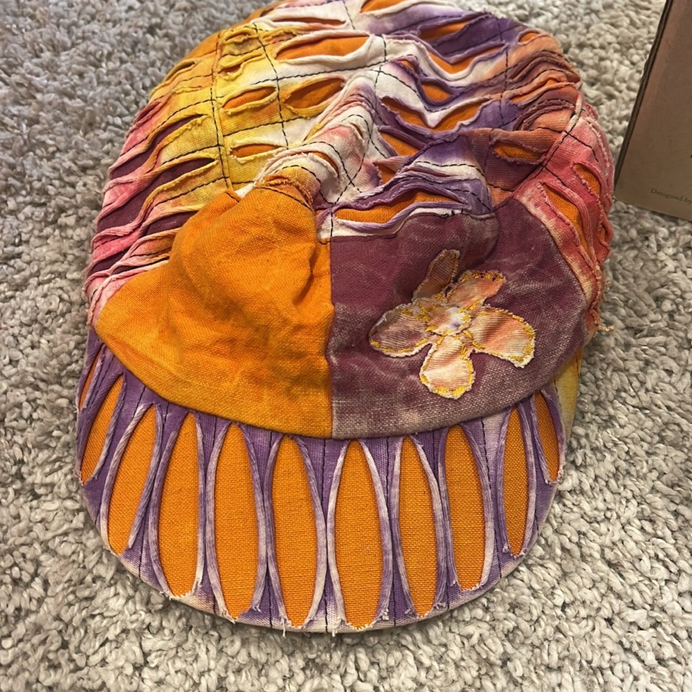 Women’s hat - Picture 3 of 5